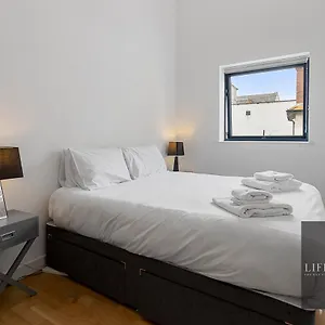 Smythen St, 2 Bed With Balcony United Kingdom